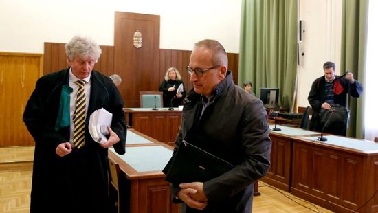 Hat év alatt a harmadik bíró tárgyalja Simon Gábor ügyét
