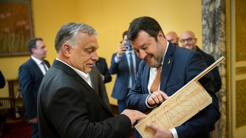 Frappánsan kommentálta Salvini az Orbánnal tartott találkozóját
