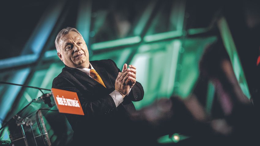 Orbán Viktor: Hatalmas győzelmet arattunk!