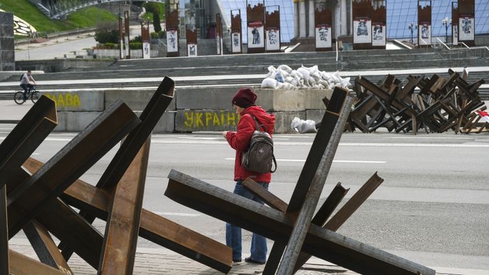 Ukrainian people enjoy spring in capital Kyiv free from Russian attacks