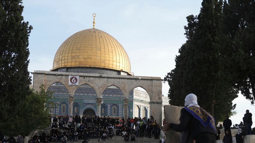 Összecsaptak a palesztinok és az izraeliek az al-Aksza-mecsetnél