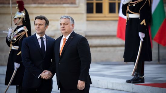 Orbán Viktor Emmanuel Macronnal egyeztetett