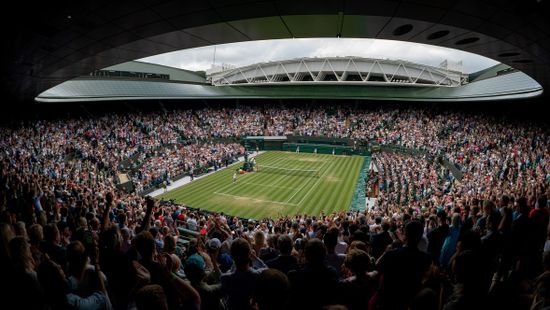 Wimbledon egyedül maradt, záporoznak a kritikák