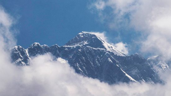 Automata meteorológiai állomást állítottak fel a Mount Everest tetején