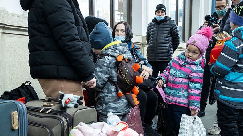 Kovács Zoltán: Jelentős a különbség az ukrán menekültek és az illegális bevándorlók között
