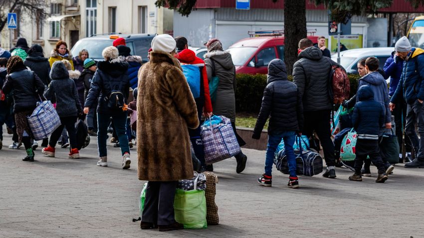 Csehország szigorít a tömegesen érkező roma menekültek miatt