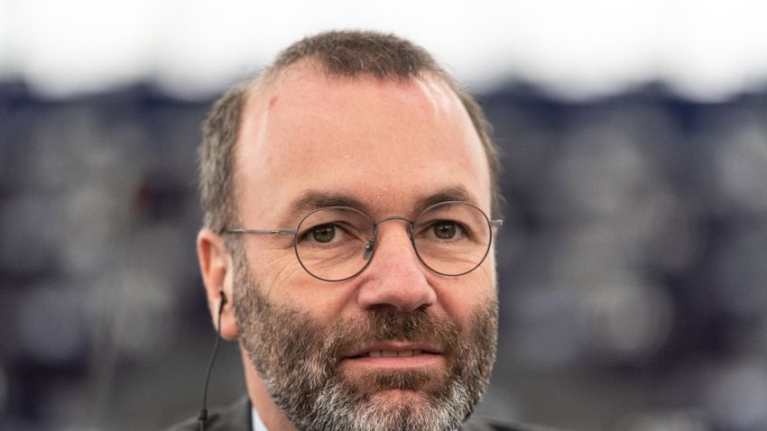 Manfred Weber: Elegem van abból, hogy Orbán Viktortól függünk