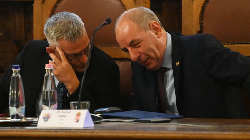 Két év szünet után újra jogi beszélgetéseket tartottak