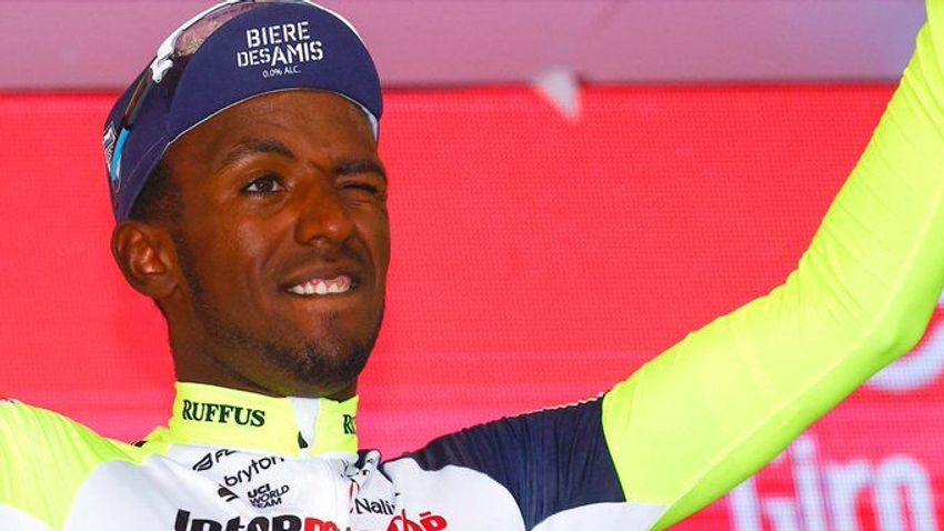 Szemen lőtte magát a Giro mai győztese, kórházba vitték + videó
