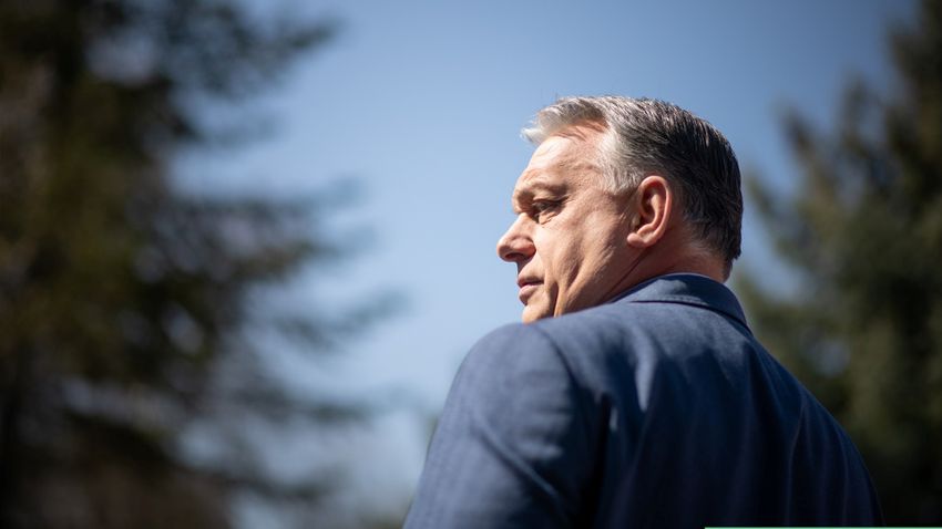 Orbán Viktor: Aki fegyvert szállít, fél lábbal már benne is van a háborúban