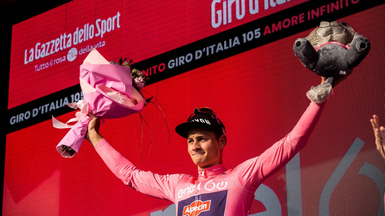 Mathieu van der Poel rózsaszín trikó Budapest ITT Giro d'Italia