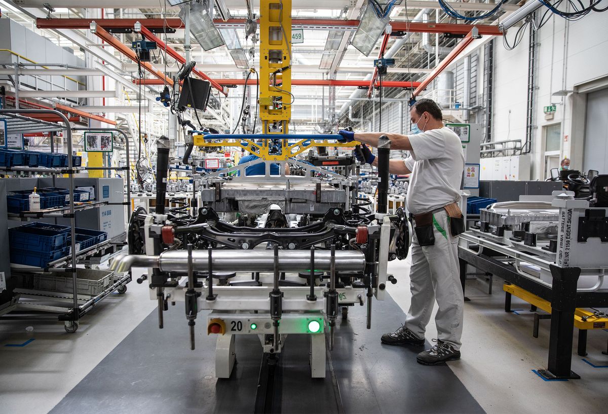 Hybrid Automobile Assembly at Skoda Auto AS Plant