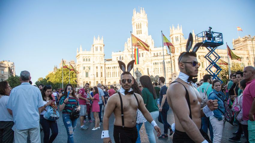 Lapozó: Spanyolország már kevesebb erőfeszítést tesz az LMBTQ-jogok ügyében