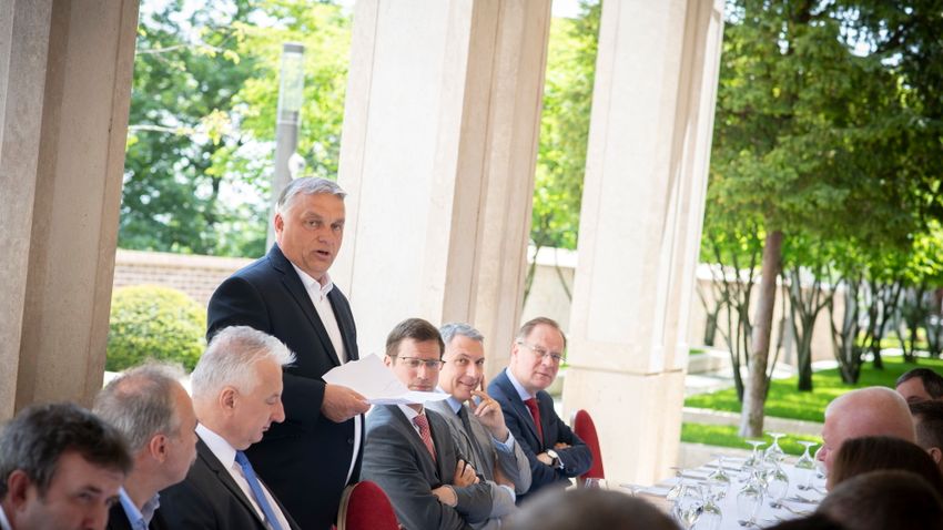 Orbán Viktor a kormány megalakításáról egyeztetett