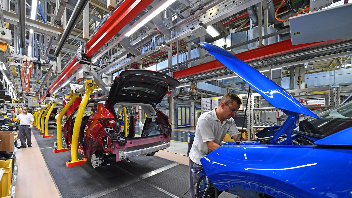 Opel starts production for SUV "Grandland X