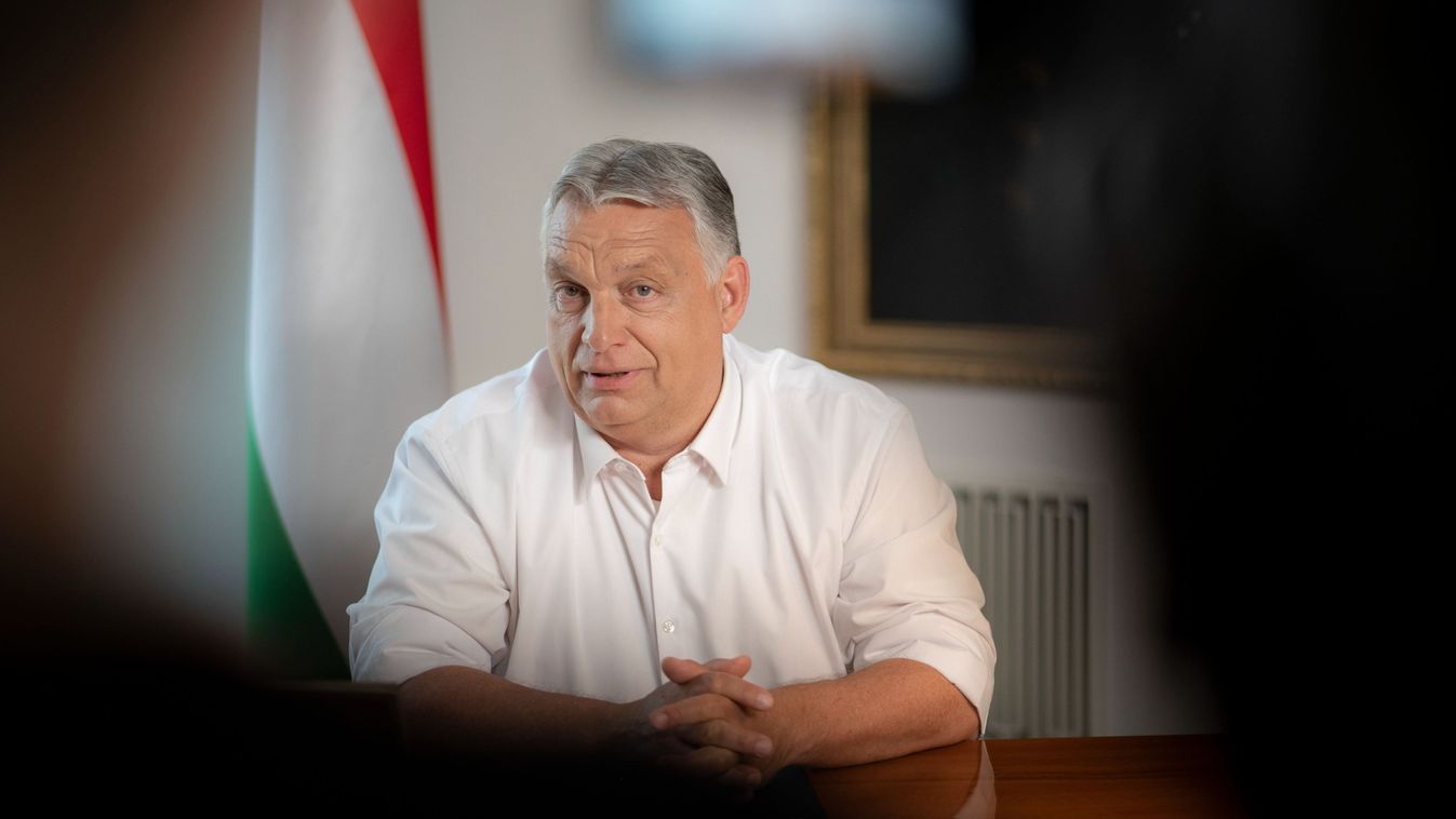 Orbán Viktor gratulált az érettségizőknek és a diplomát szerző hallgatóknak
