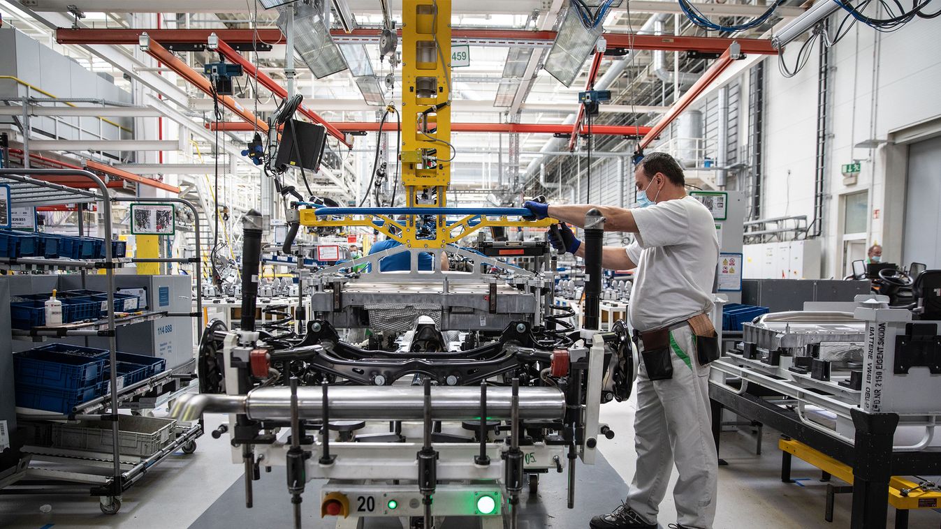 Hybrid Automobile Assembly at Skoda Auto AS Plant
