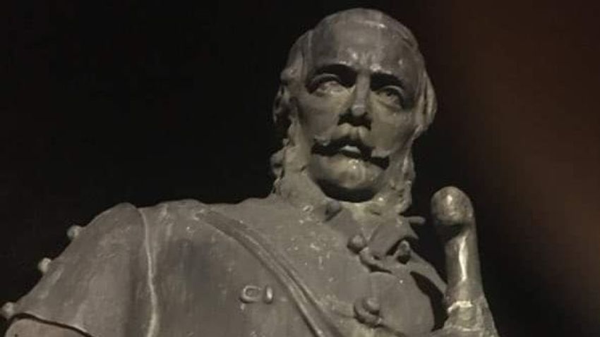 A gyöngyöspatai Kossuth-szobor és megmentője sorsa összefonódott