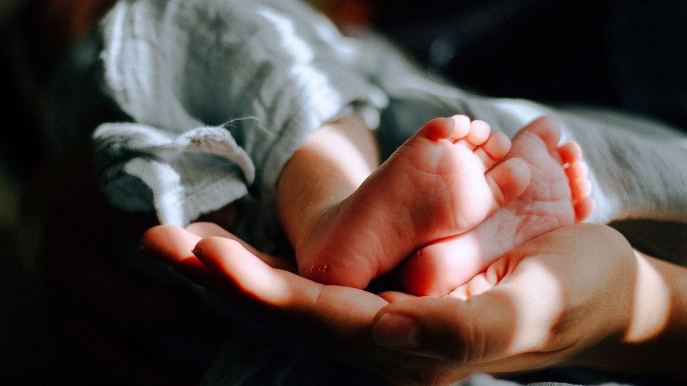 Orvosi csoda: négy gyereket szült egy nő