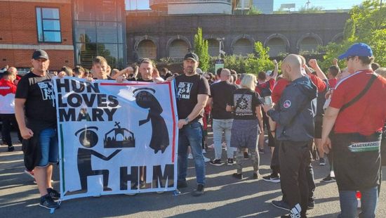 BLM helyett HLM: frappáns molinóval üzentek a magyar szurkolók