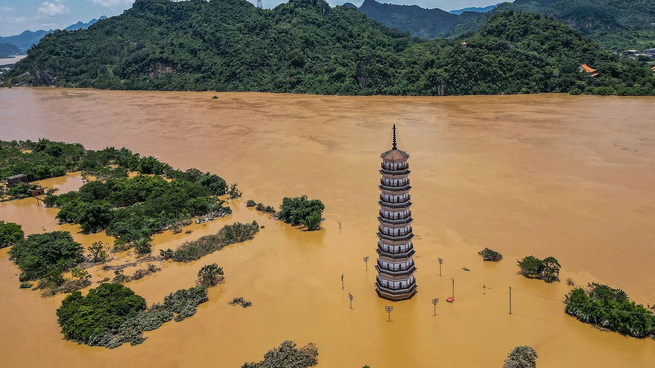 Floods hit China's Yingde