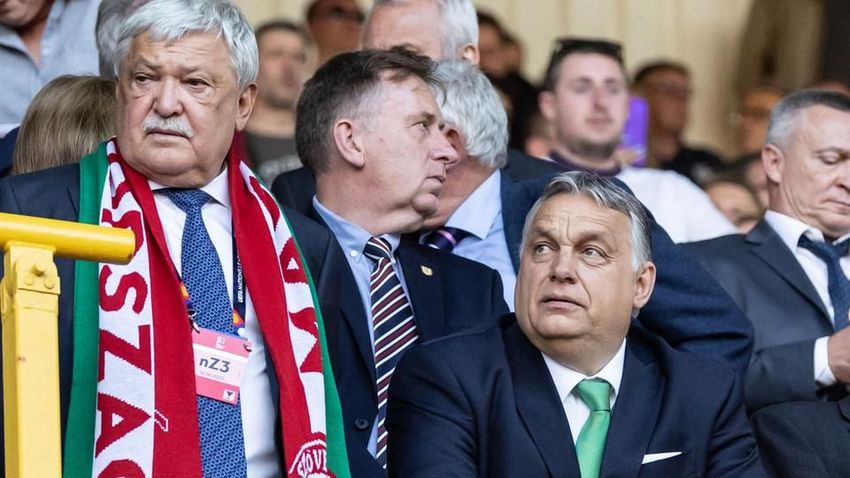 Orbán Viktor az öltözőben gratulált a magyar játékosoknak + videó