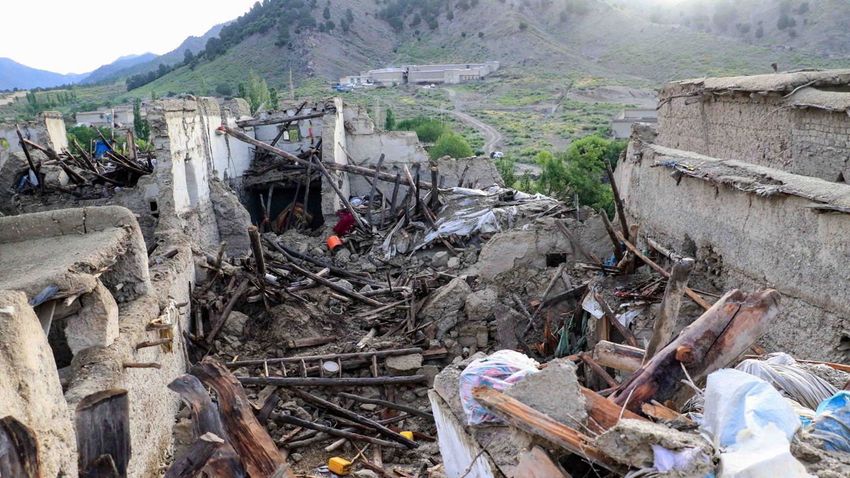 Járvány törhet ki az afganisztáni földrengés túlélői között