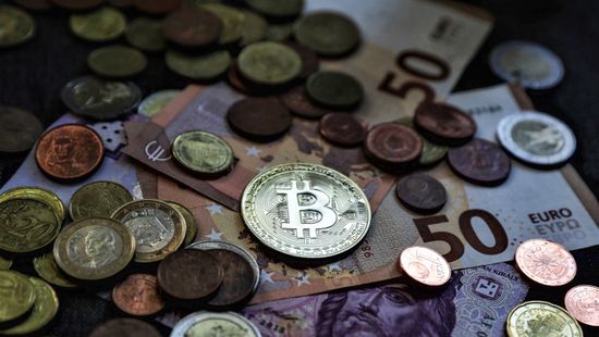 Tovább zuhan a bitcoin árfolyama