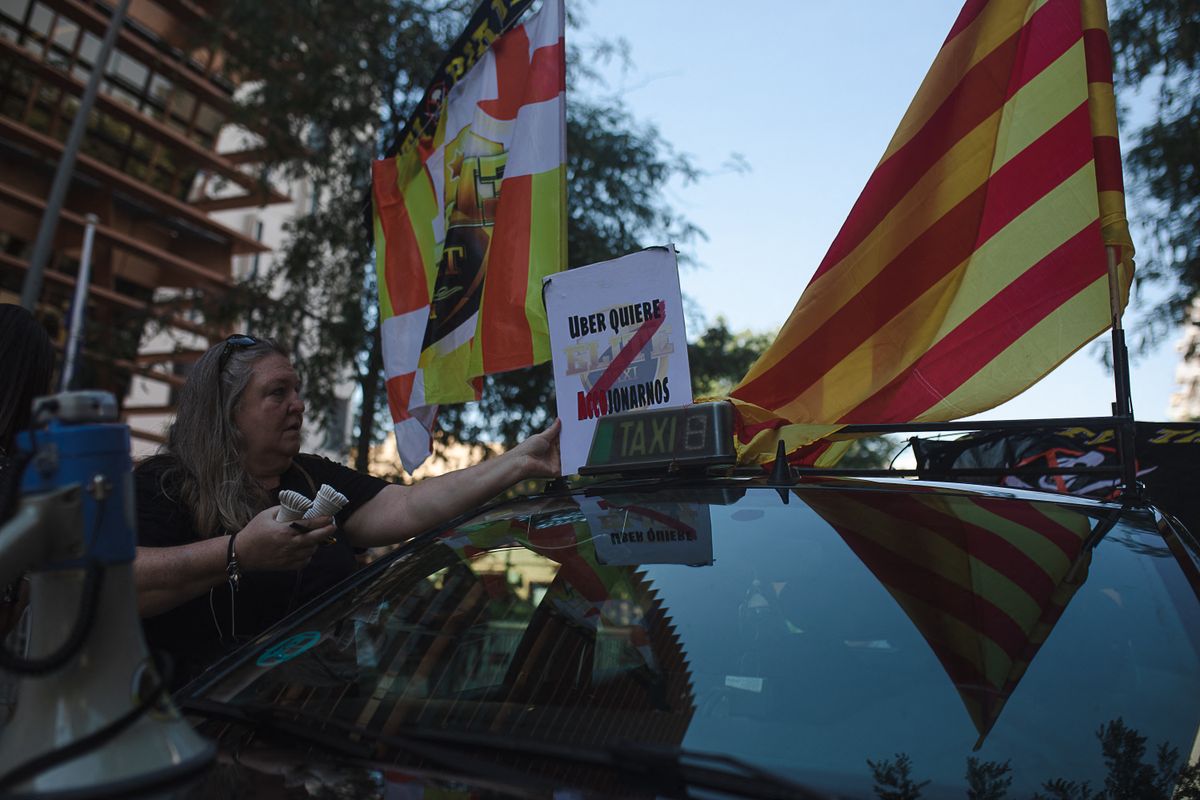 Uber
Taxi drivers demonstrate in Barcelona