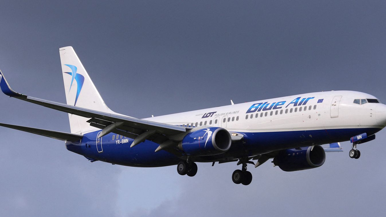 Blue Air Boeing 737-800