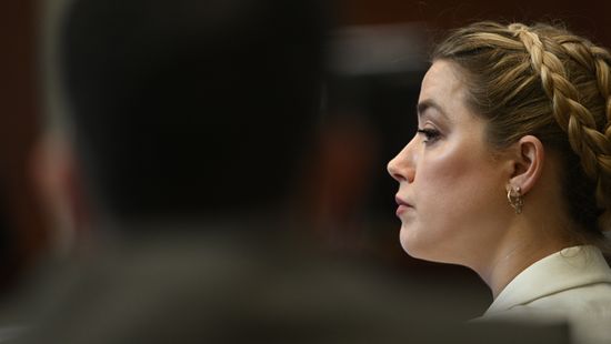 Amber Heard megint hoppon maradt: nemet mondott kérésére a bíró
