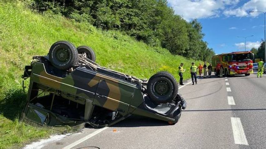 Lapozó: Iszlámkritikus norvég politikus autóját borították fel az autópályán