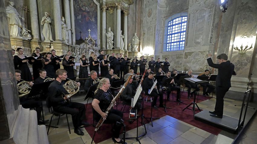 Holnap kezdődik a Harmonia Albensis templomi koncertsorozat