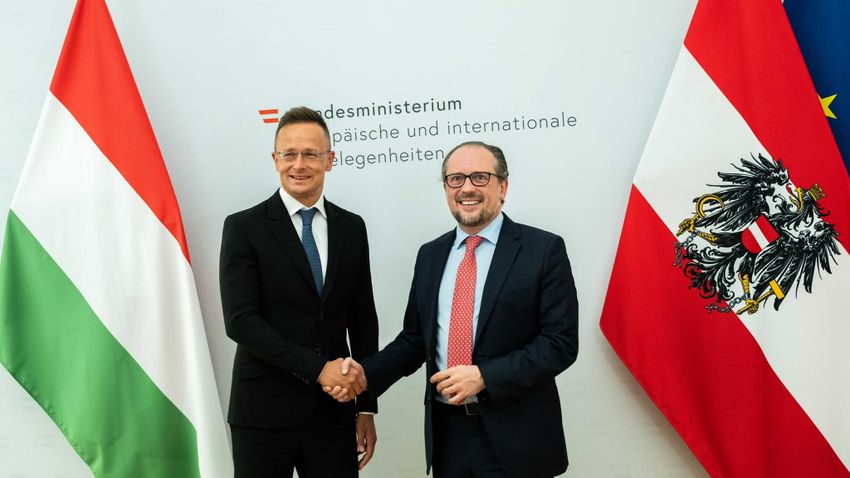 Szijjártó: Ausztria és Magyarország is békét akar