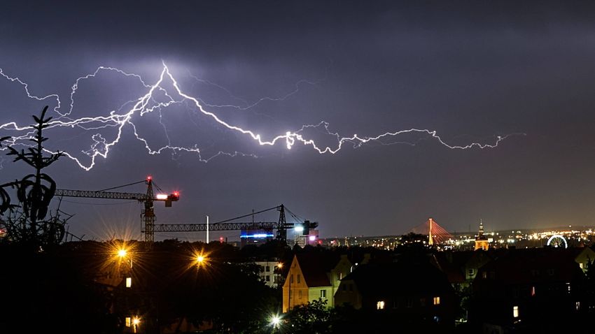 Hatalmas vihar csapott le Lengyelországra péntek éjszaka