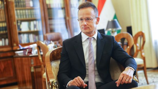 Szijjártó Péter: Káros és veszélyes Brüsszel migrációs politikája