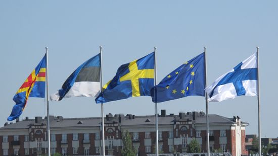 Lapozó: Hat ország ratifikálta már Svédország és Finnország NATO-csatlakozási kérelmét