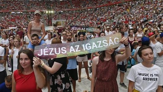 Jézus Krisztust dicsőítették a Puskás Arénában