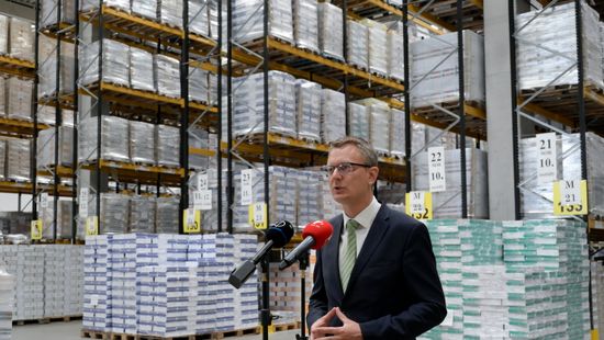 Rétvári Bence: Idén is ingyenesen és pontosan érkeznek a tankönyvek az iskolákba