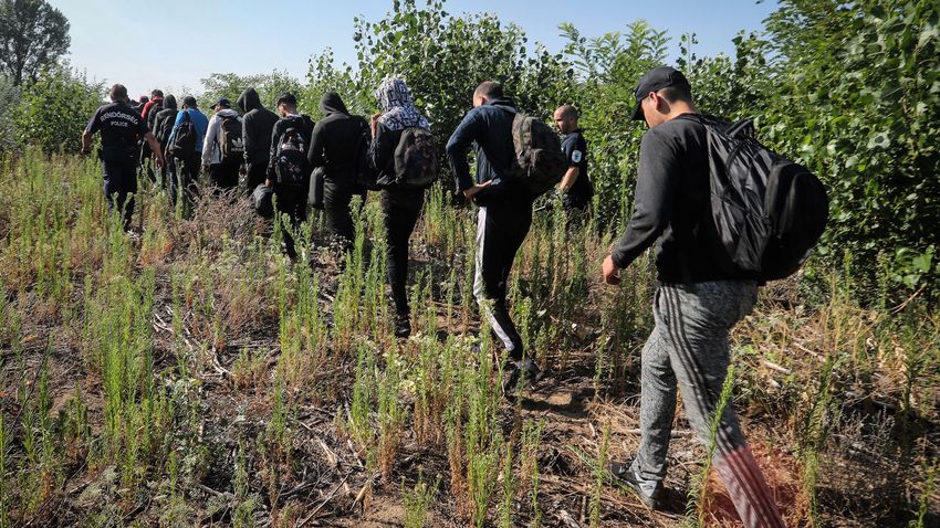 Pásztor István: „A migránsinváziót Szerbia déli határán kell megállítani”