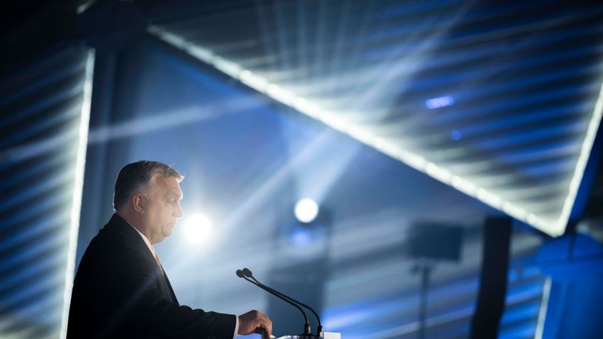 Orbán Viktor a nemzeti-konzervatív közösség első számú szószólójává lépett elő