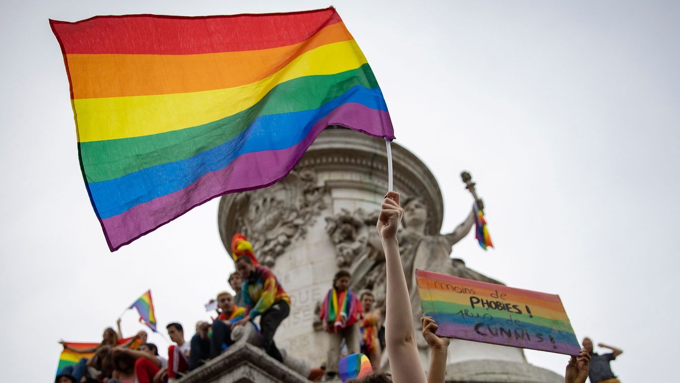 Paris annuel LGBTQ gay pride parade