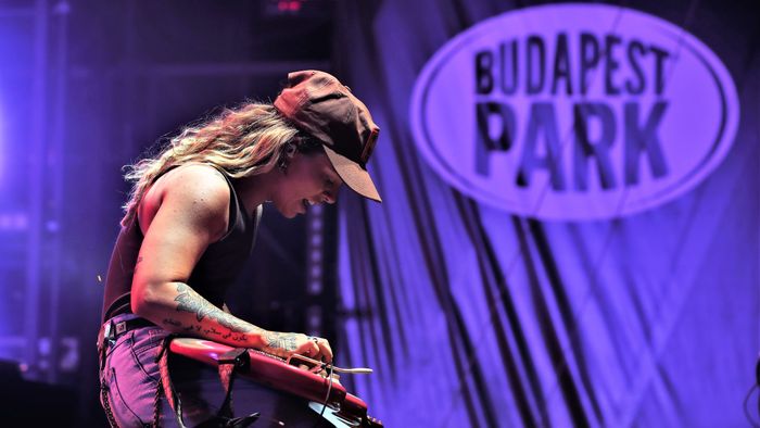 Tash Sultana
