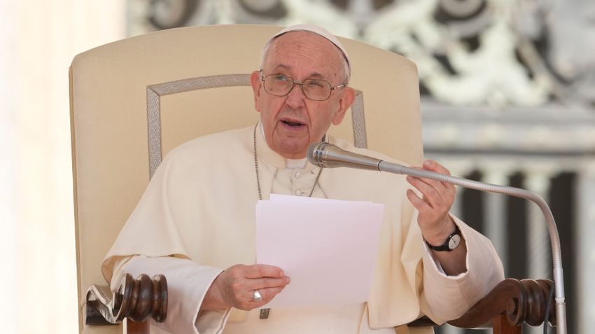 Ferenc pápa: Nem törődhetünk bele a harmadik világháborúba