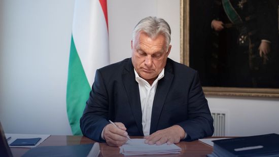 Orbán Viktor: Vissza a gyárba + fotó