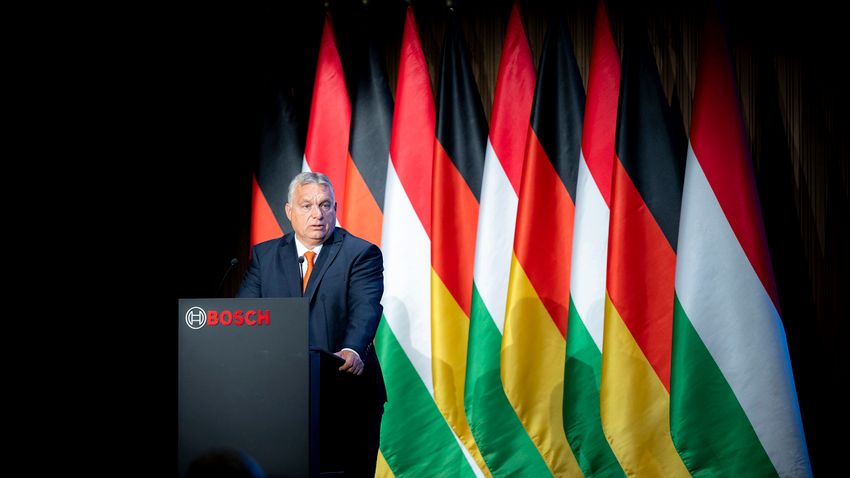 Orbán Viktor: Nem lehet egész nemzetgazdaságok és emberek millióinak sorsával hazardírozni