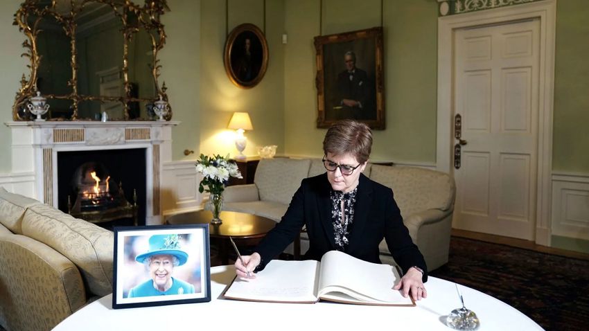 II. Erzsébet halálával új fejezet kezdődhet Skócia történelmében