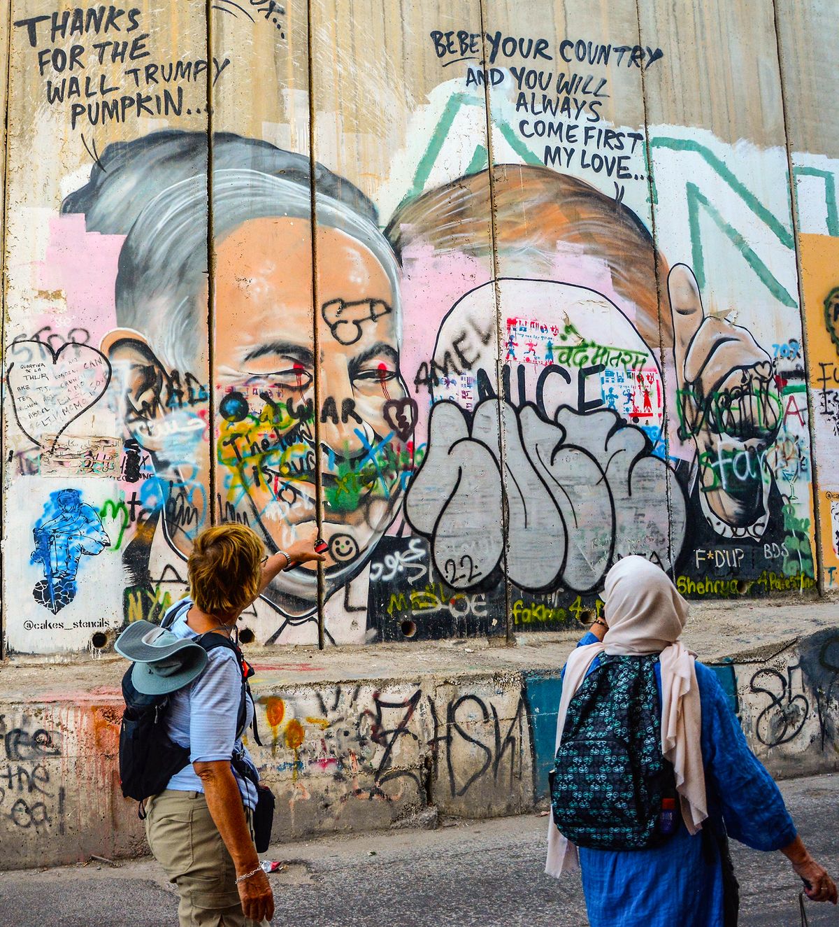 Benjamin Netanjahu és Donald Trump megkopott gúnyrajzai Betlehemben