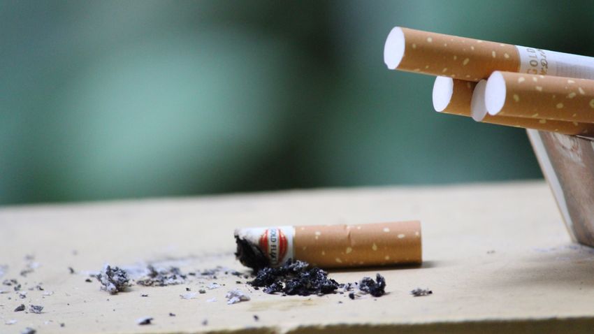 Lapozó: A csikkeltakarítás költségeit a dohánygyárakra terheli Koppenhága