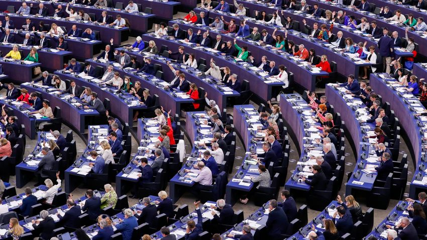 Az Európai Parlament jóváhagyta az Ukrajnának szánt ötmilliárd eurós EU-hitelt